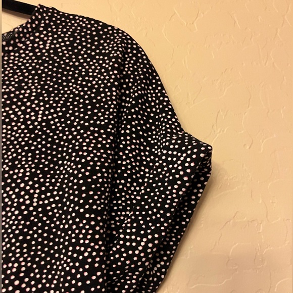 Black & White Polka Dot Rayon Top w/Back Ties, Pink Accent Shading on Dots - Picture 4 of 12